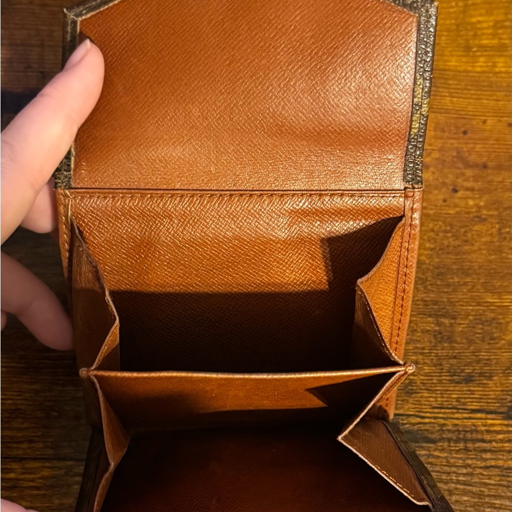 Authentic Vintage Louis Vuitton 1987 Elise Wallet - Picture 6 of 9
